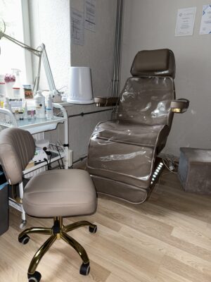 Meistritrooli ja klienditooli komplekt - ETTETELLIMISEGA